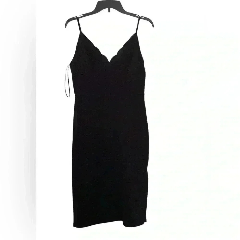 NWT SOCIALITE Black Scallop Trim Bodycon Dress Size Medium